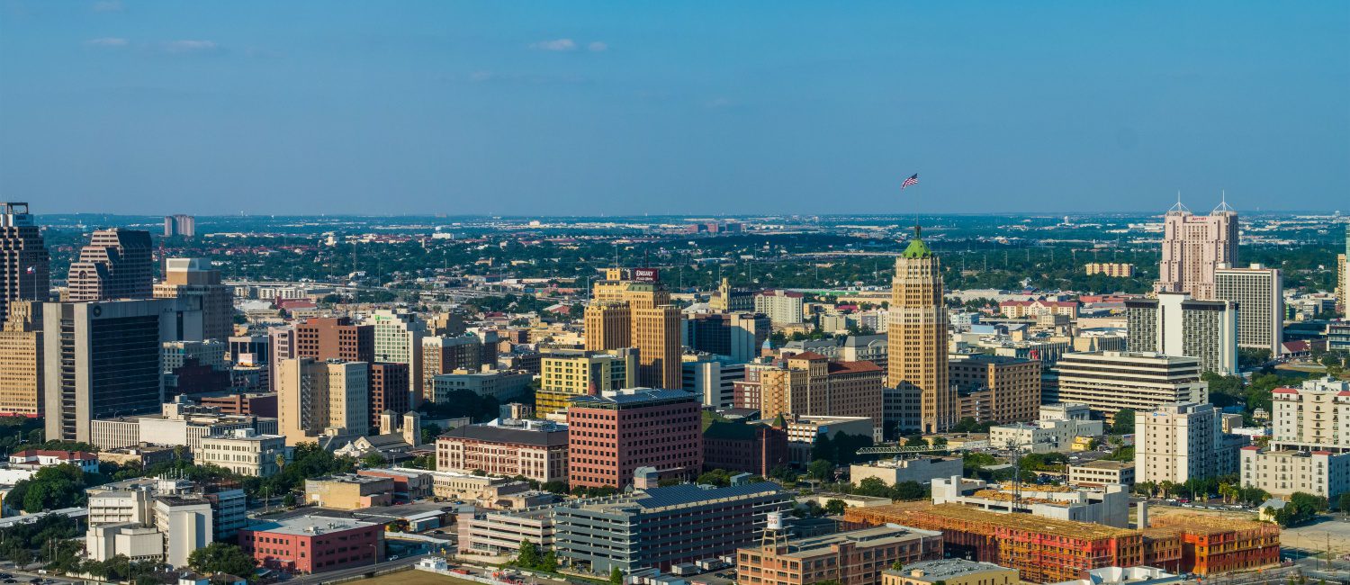 Skyline of San Antonio, a Texas city filled with pros and cons for those living here